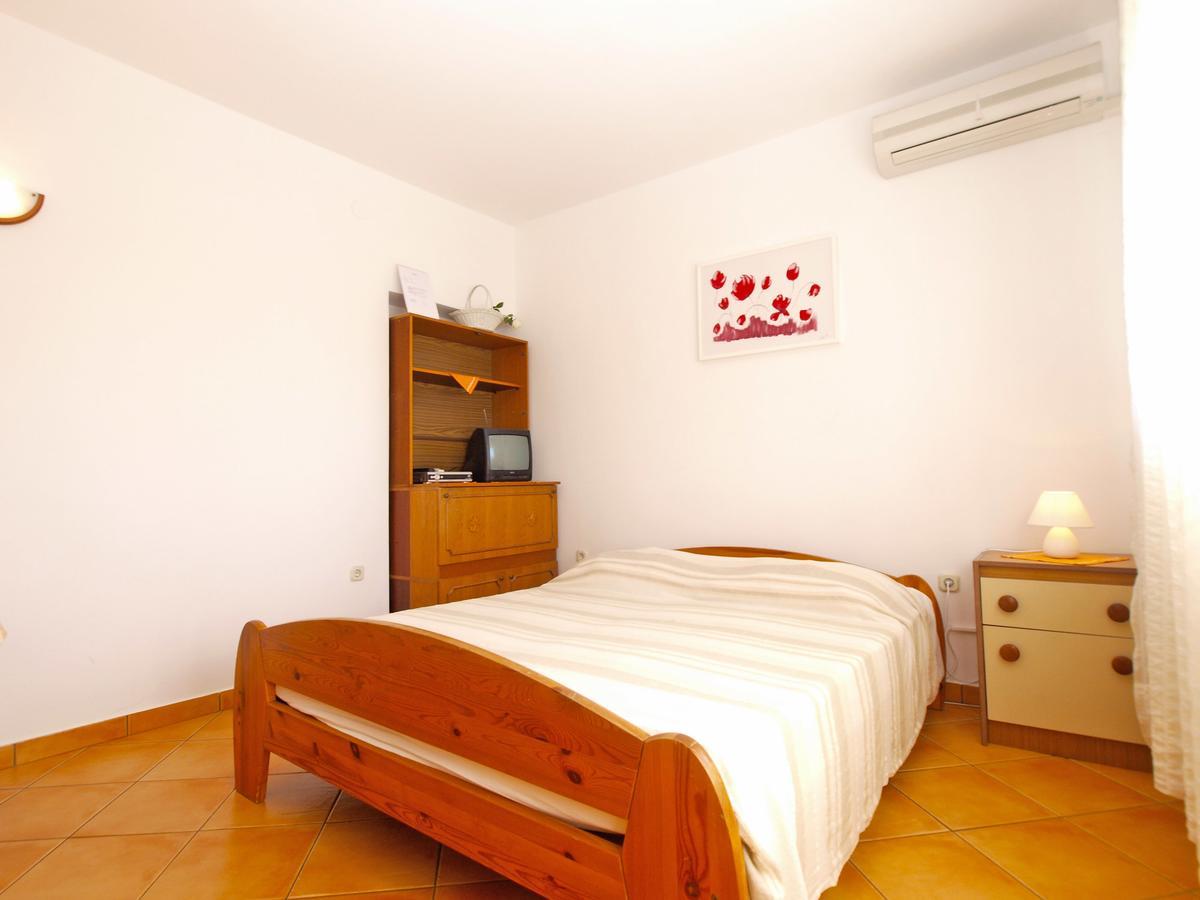Apartments Mirela 1554 Pula Exterior foto
